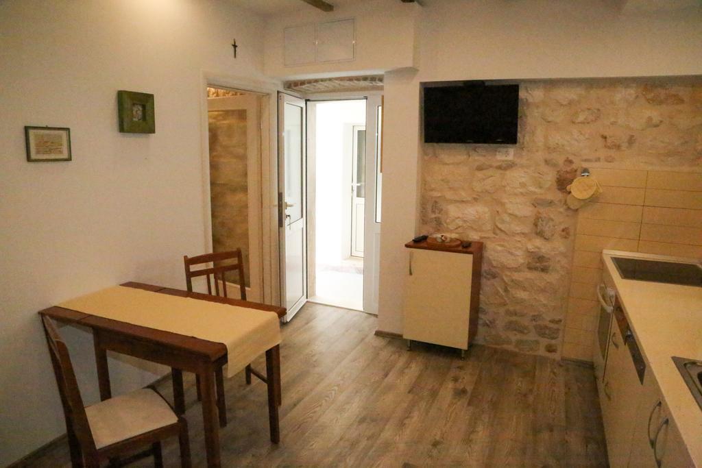 Apartments Seka Hvar Town Exterior photo